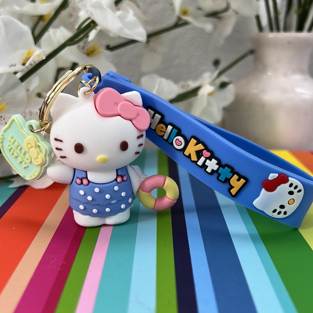 Hello Kitty keychain. - Picture 6 of 8